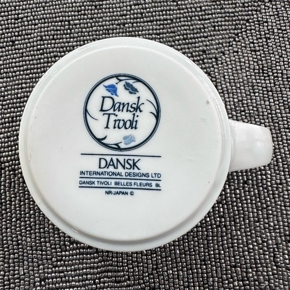 DANSK TIVOLI BELLES FLEURS BLUE (6) cup & saucers set and sugar and creamer. - Picture 5 of 6